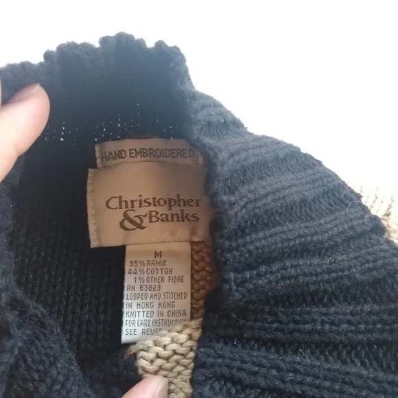 VINTAGE hand embroiderd neutral colorblock sweater - Picture 2 of 8